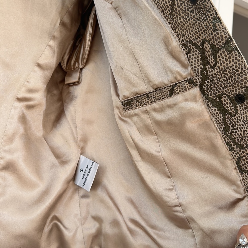 Unique Leather Jacket - image 7